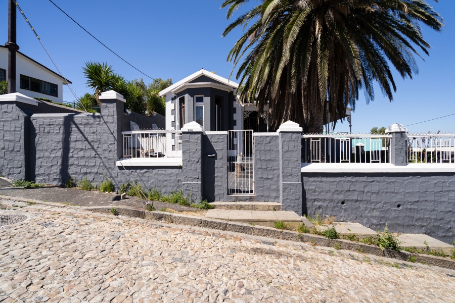 7 Bedroom Property for Sale in Bo Kaap Western Cape